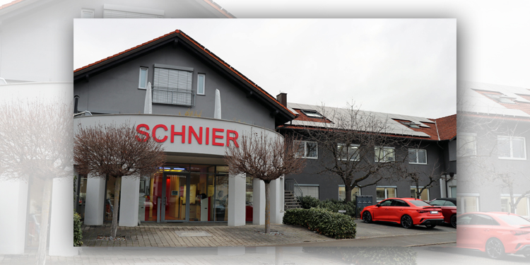 Hochspannungs- Wissensaustausch SCHNIER Elektrostatik GmbH. Managerbund Reutlingen trifft auf Experiemente